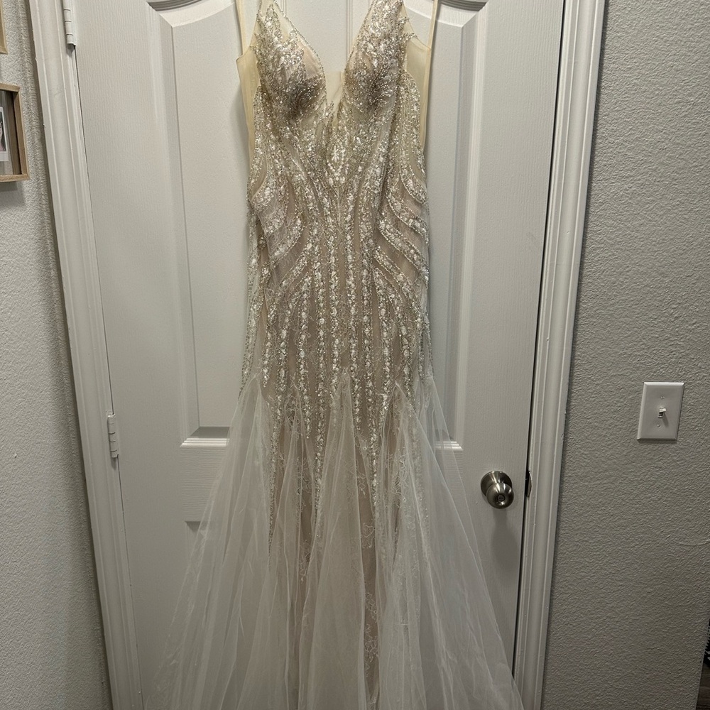 Elegant Cream Wedding Dress